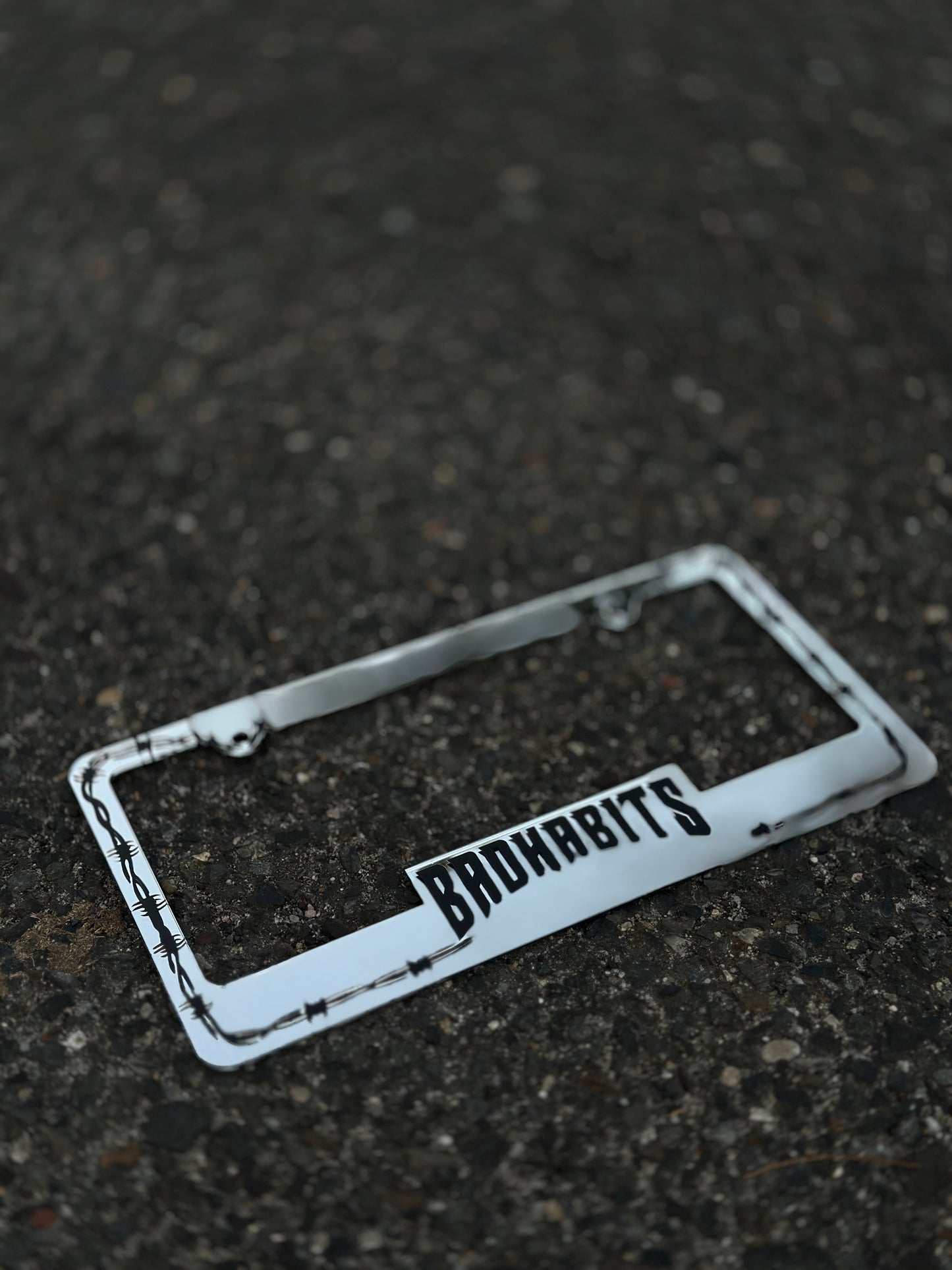 “Barb wire” Badhabits plate frame